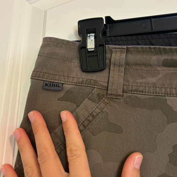 Men's Kuhl Camo Cargo Shorts - Picture 4 of 10